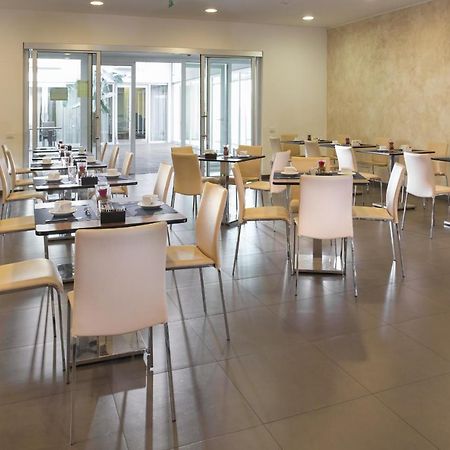 Hotel Cube Равена Екстериор снимка