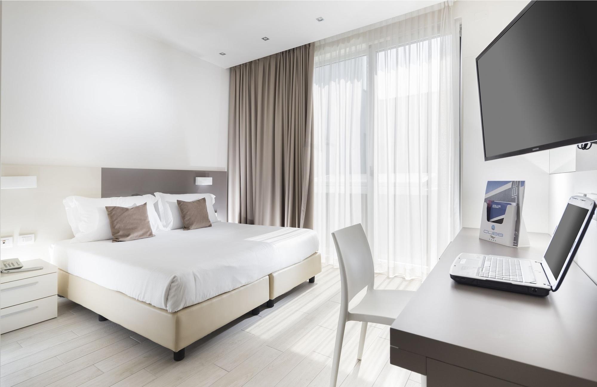 Hotel Cube Равена Екстериор снимка
