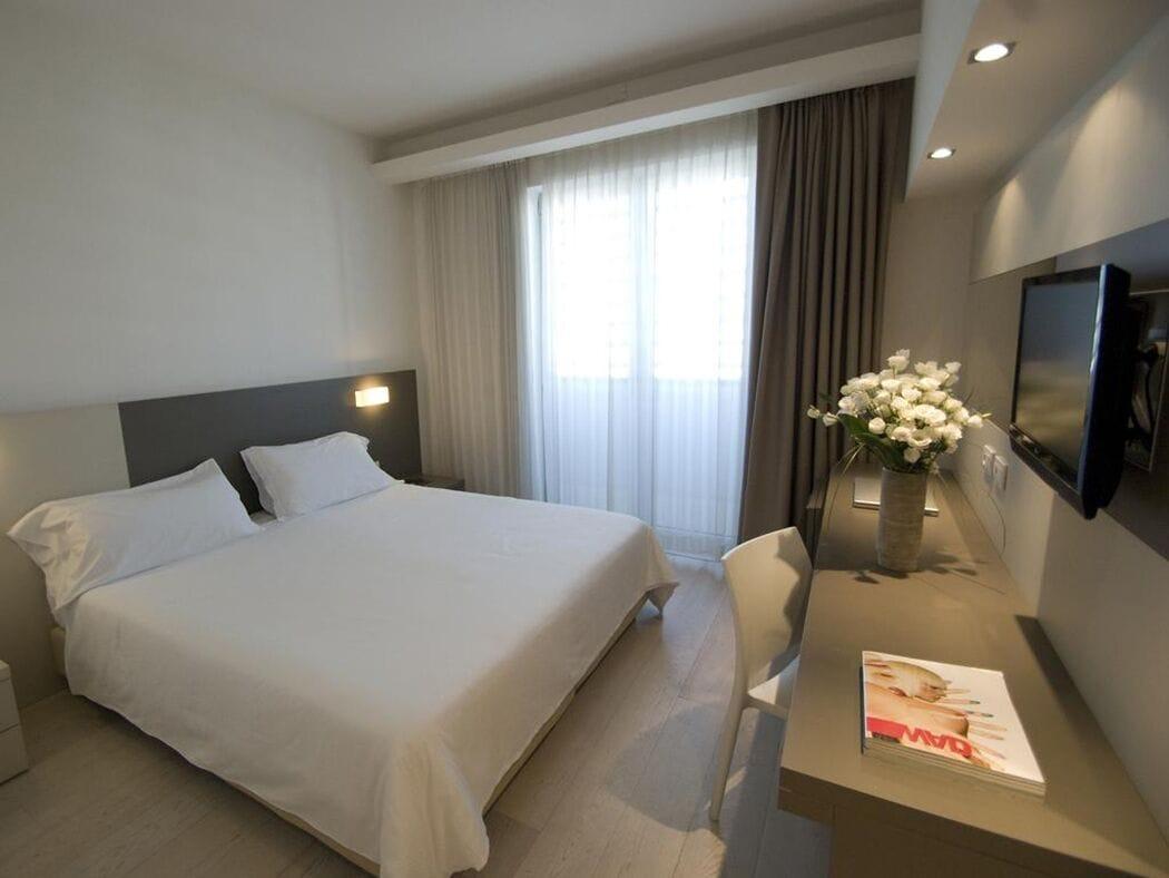 Hotel Cube Равена Екстериор снимка