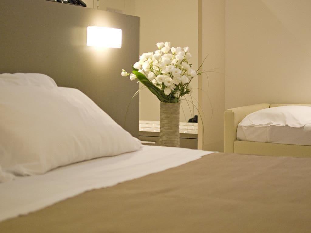 Hotel Cube Равена Екстериор снимка