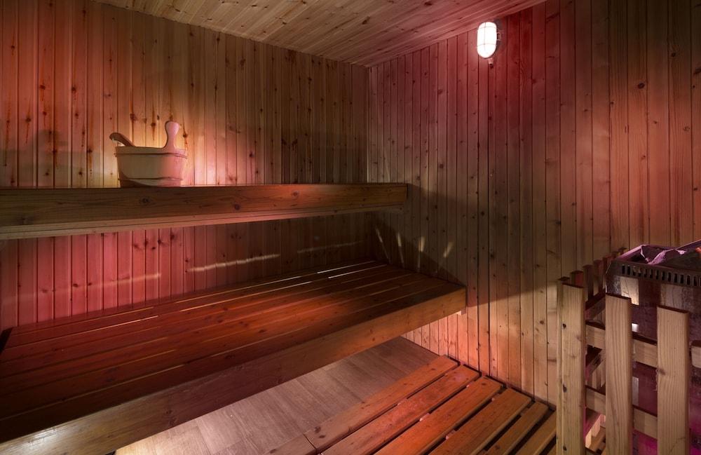 Hotel Cube Равена Екстериор снимка