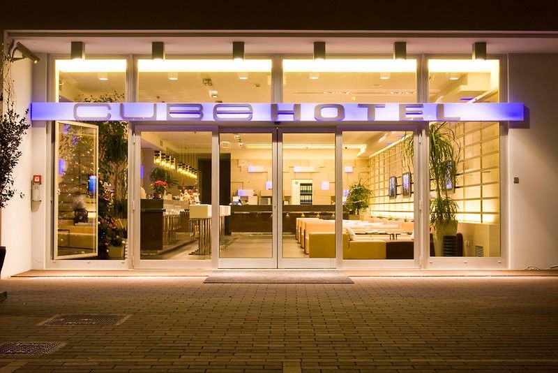 Hotel Cube Равена Екстериор снимка