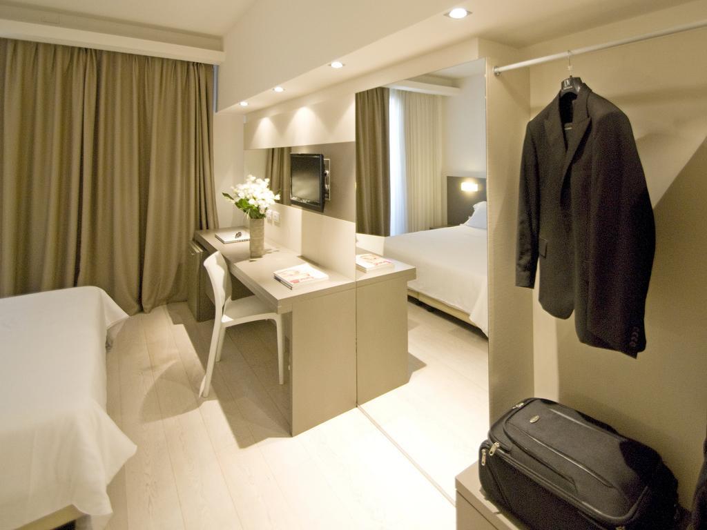 Hotel Cube Равена Екстериор снимка
