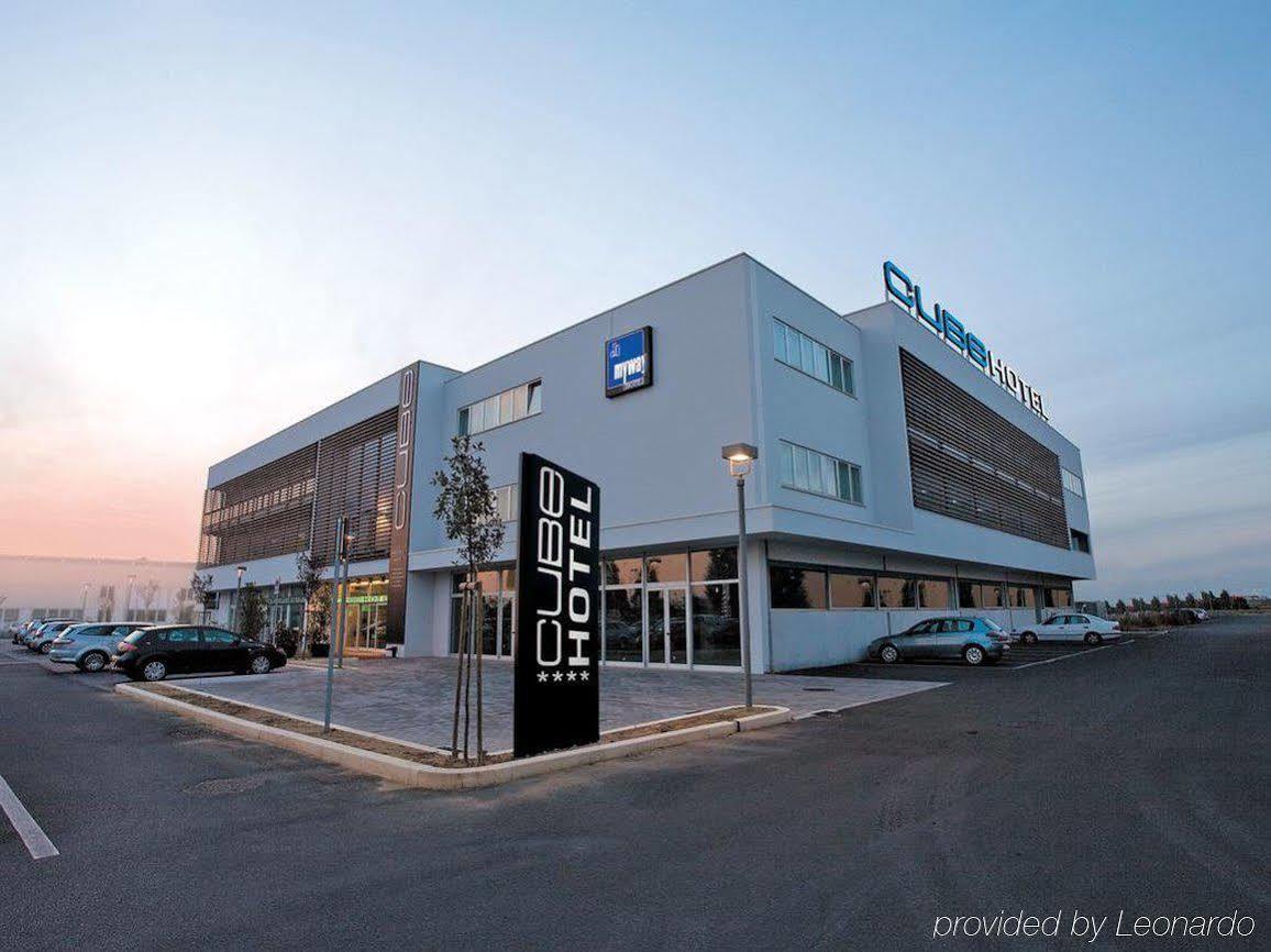 Hotel Cube Равена Екстериор снимка