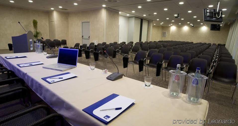 Hotel Cube Равена Екстериор снимка
