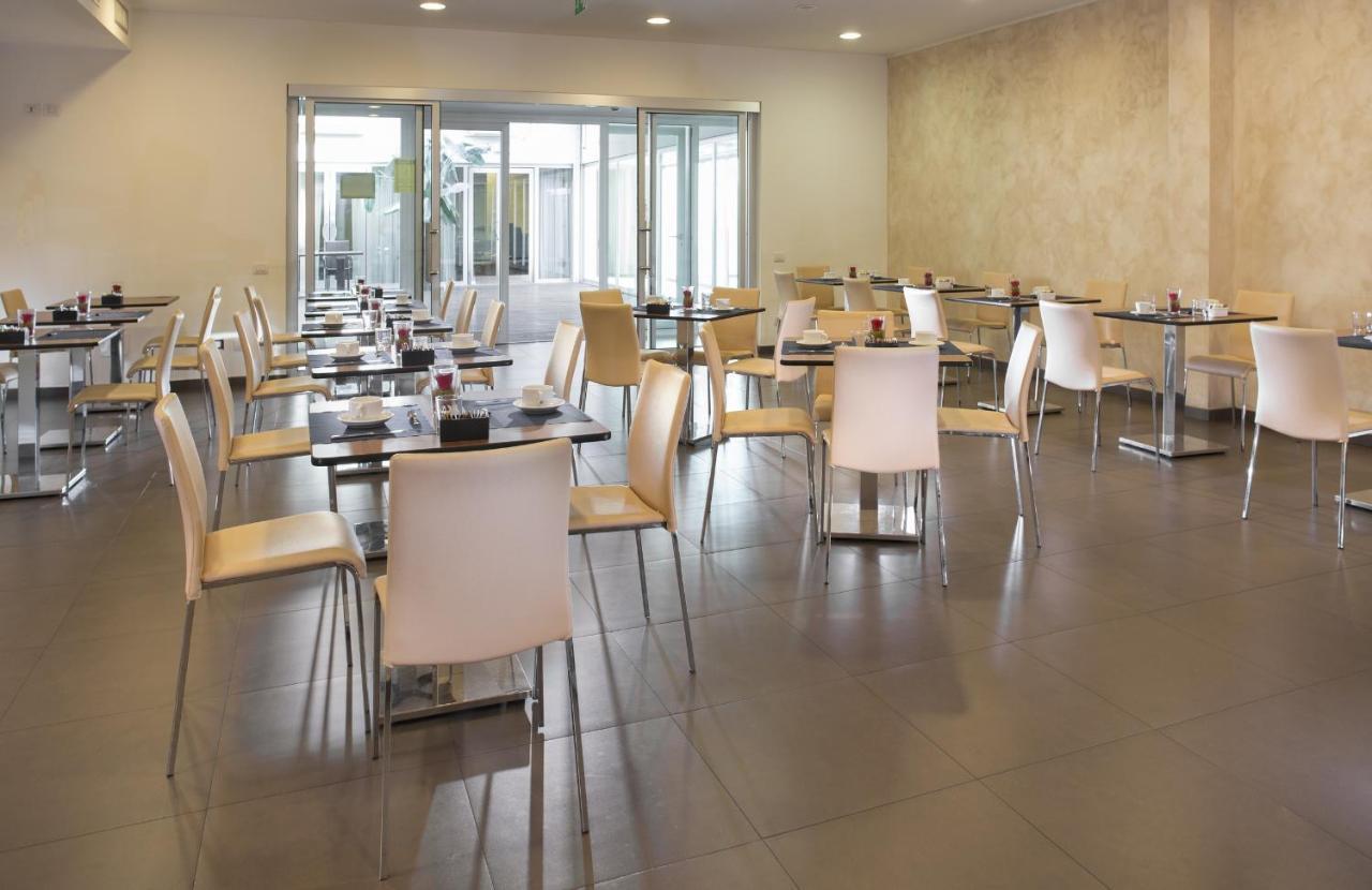 Hotel Cube Равена Екстериор снимка